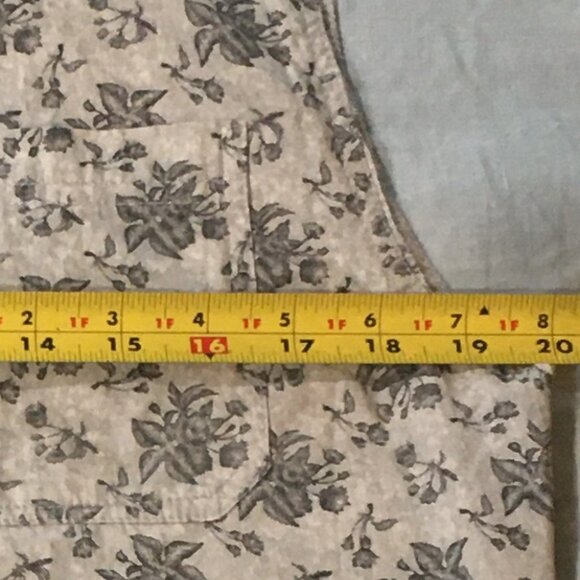 100% Cotton gray floral print sleeveless button front shirt "Dirty Laundry" - Picture 6 of 8